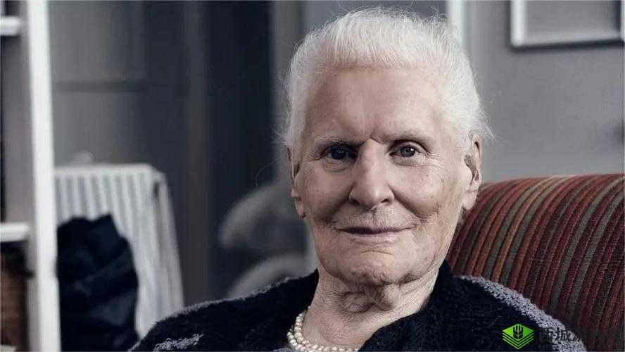 探索欧美多毛老妇的独特魅力：文化背景与审美趋势深度解析